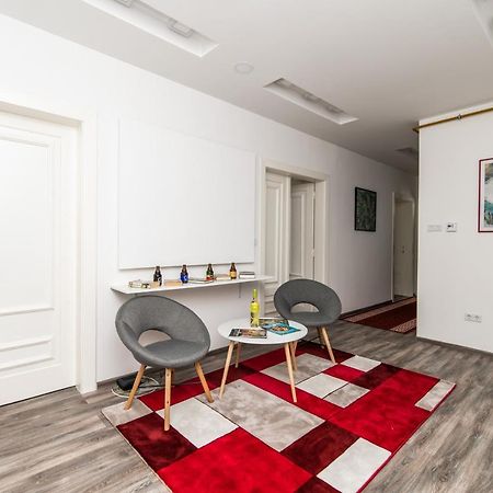 Modern Apartment In The Heart Of The City Center! Sarajevo Eksteriør billede